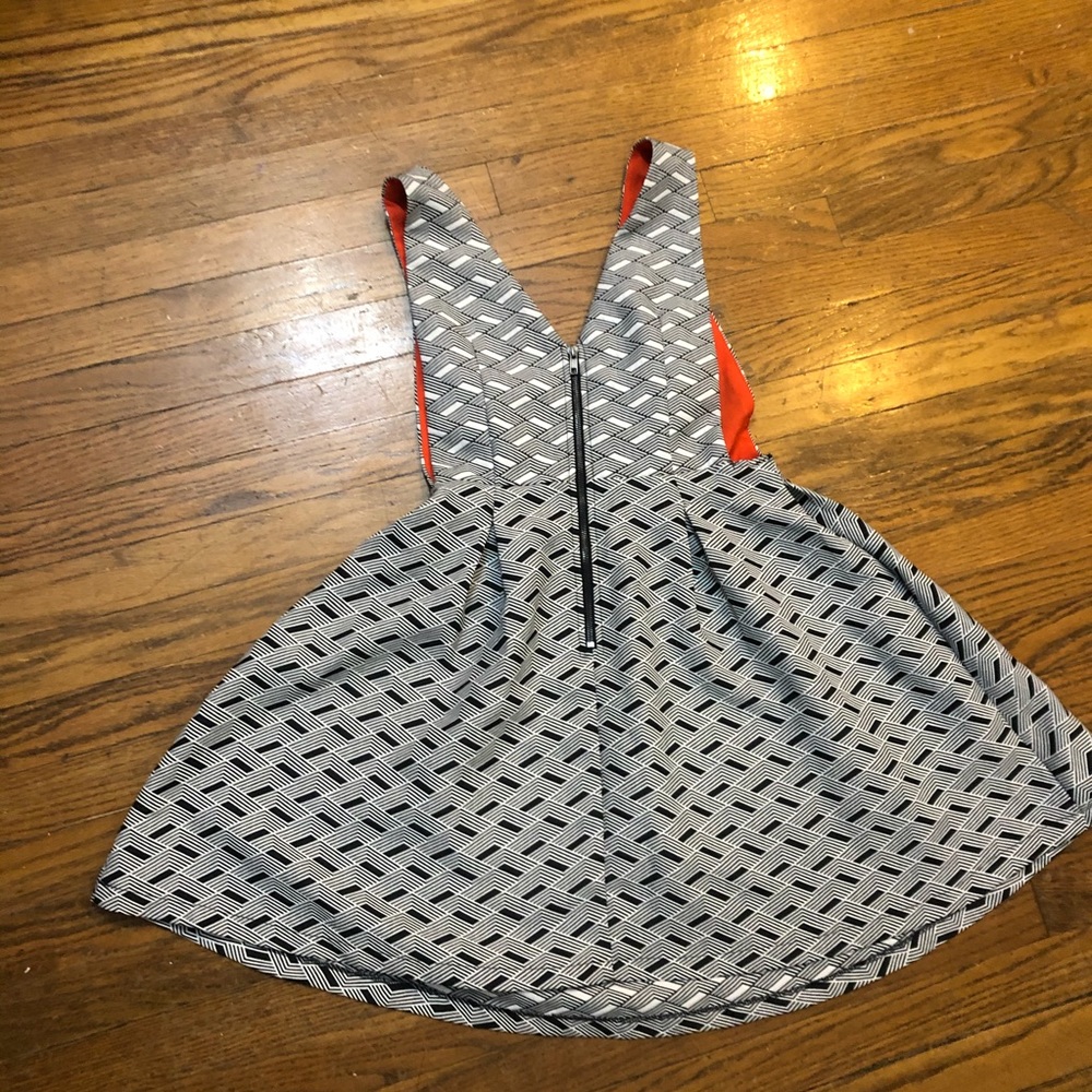 Black and White fit and flare dress Size M - Picture 7 of 7
